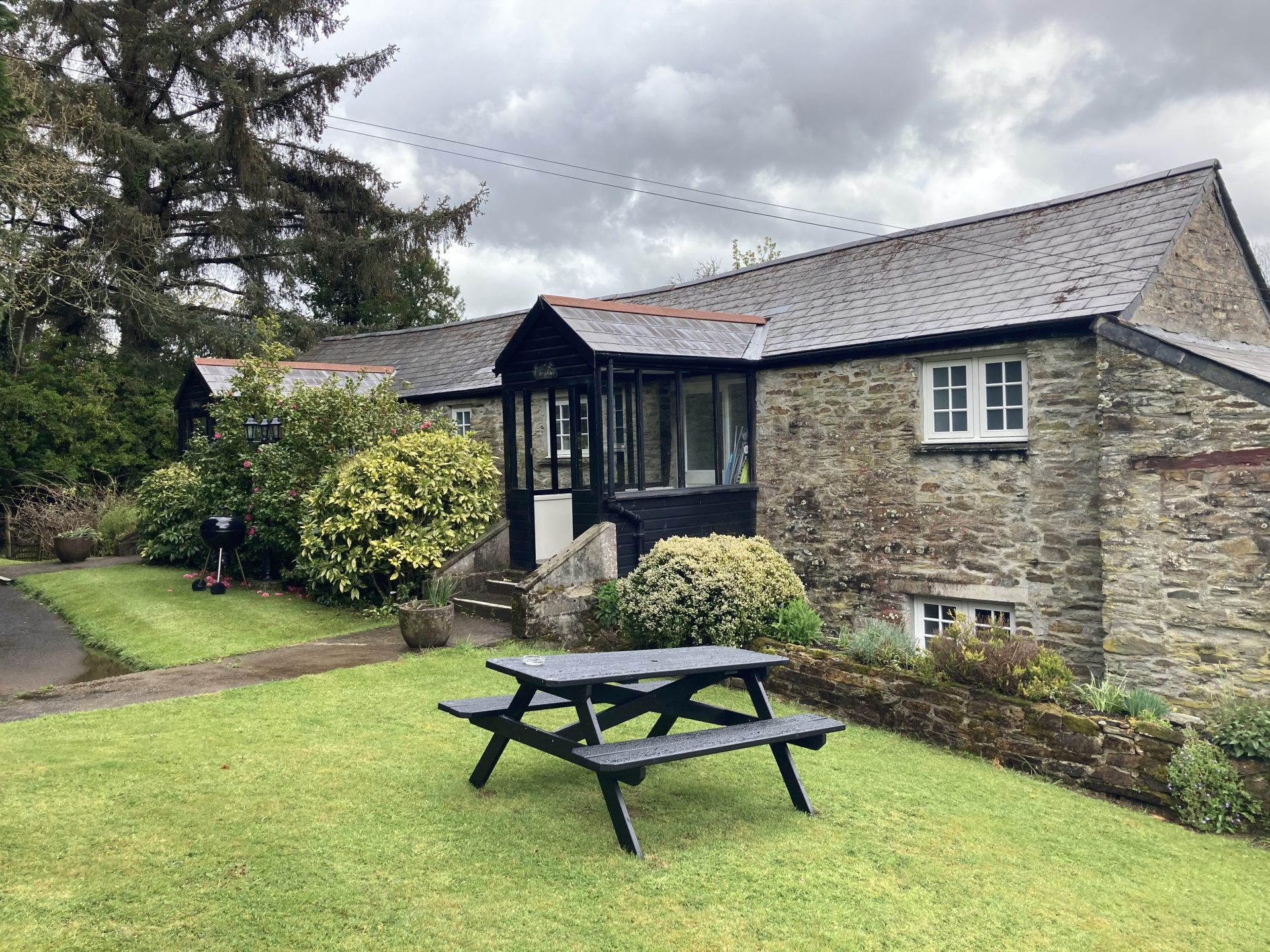 one bedroom holiday cottage with private fishing in Bodmin Cornwall